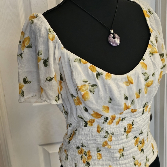 Abercrombie & Fitch Smocked Flutter Sleeve Lemon Top | Size - Picture 4 of 5